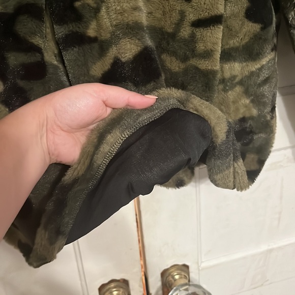 Camo 1/4 zip pullover - Picture 5 of 5